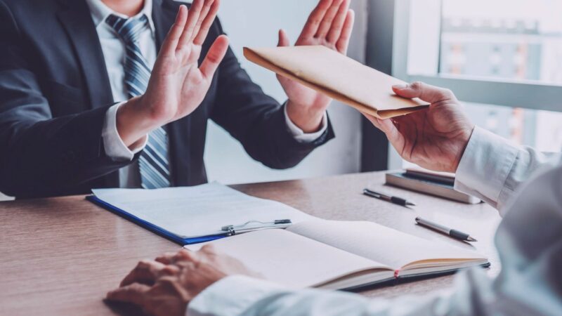 Bribery Act 2010 – What Is It & Does It Affect My Business? - featrured image