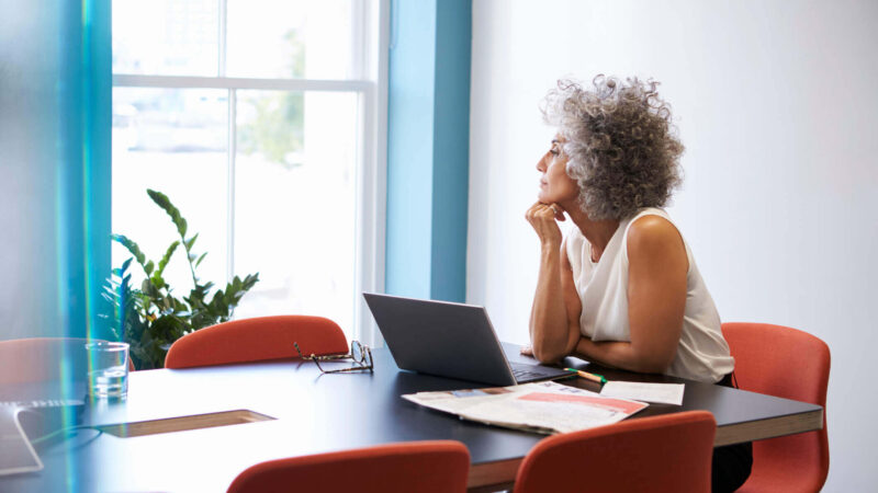 How To Choose Between a Company, Partnership or Limited Liability Partnership - featrured image