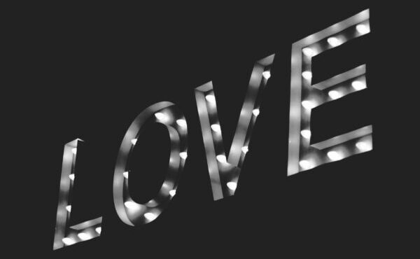 Love and Hate in the Time of Coronavirus - featrured image