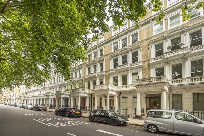 3 Bedroom Apartment, Courtfield Gardens, South Kensington - featrured image